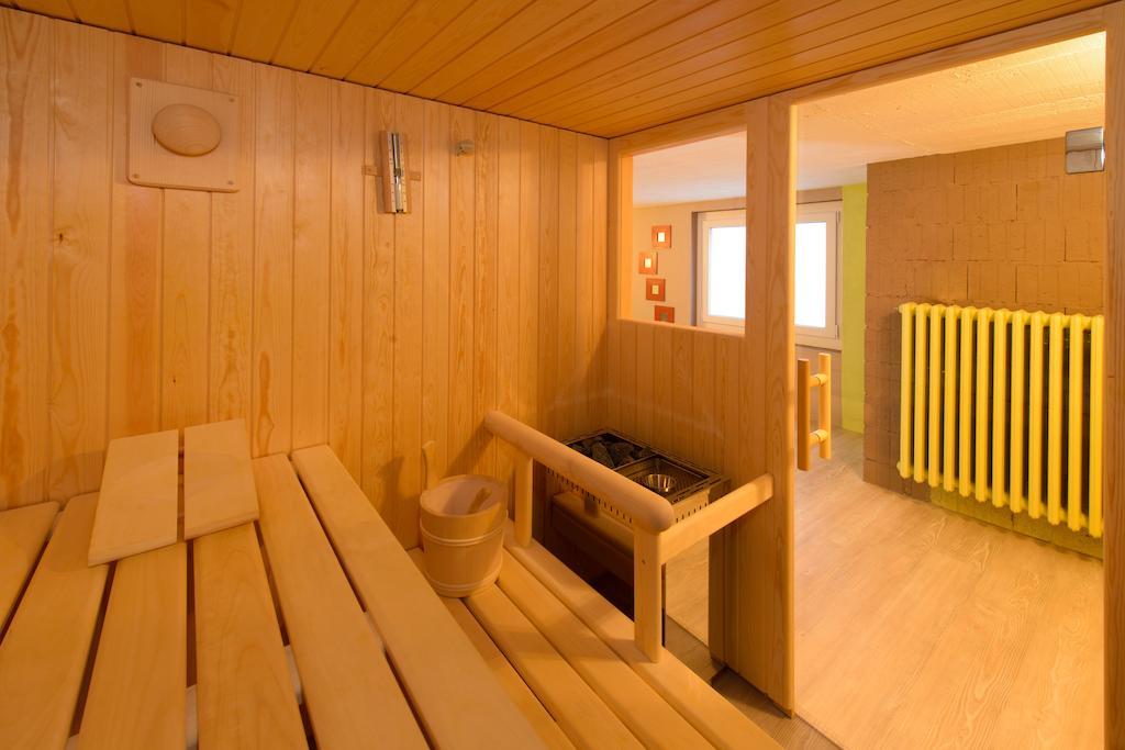 Apartment Efeu "Mit Stil & Tradition" Grachen Exterior photo