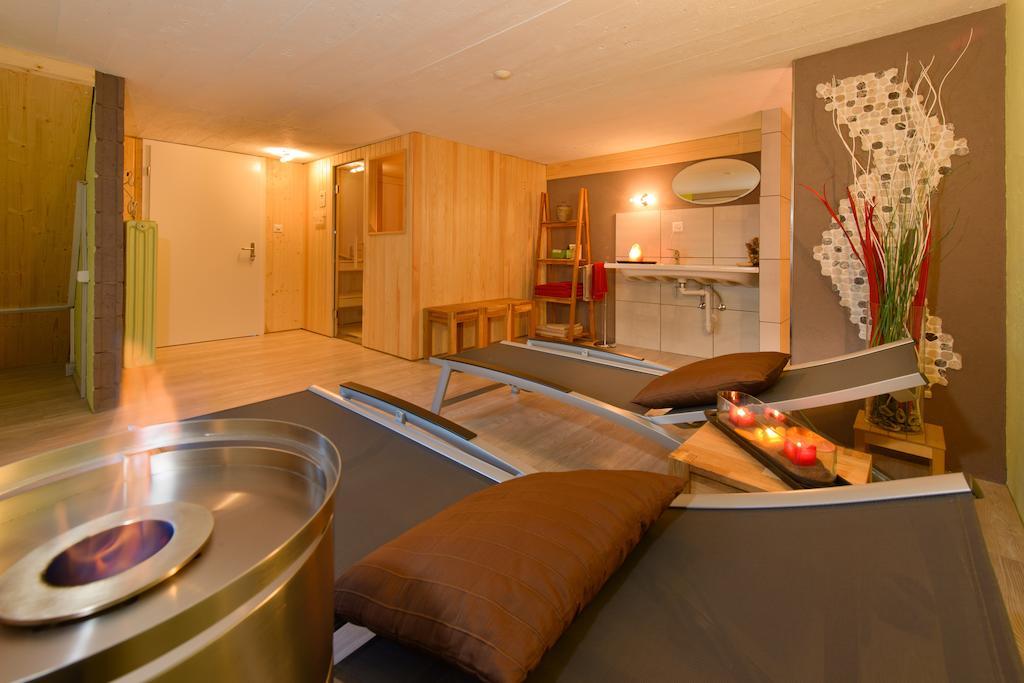 Apartment Efeu "Mit Stil & Tradition" Grachen Exterior photo